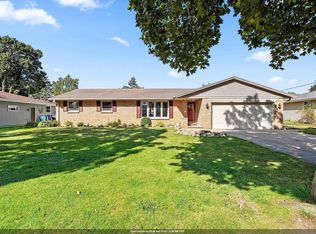 1192 Alice Dr, Green Bay, WI 54304