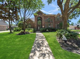 15810 Oak Island Dr, Tomball, TX 77377