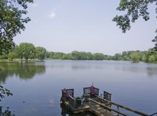 32 Red Bud Ln, Lincoln, IL
