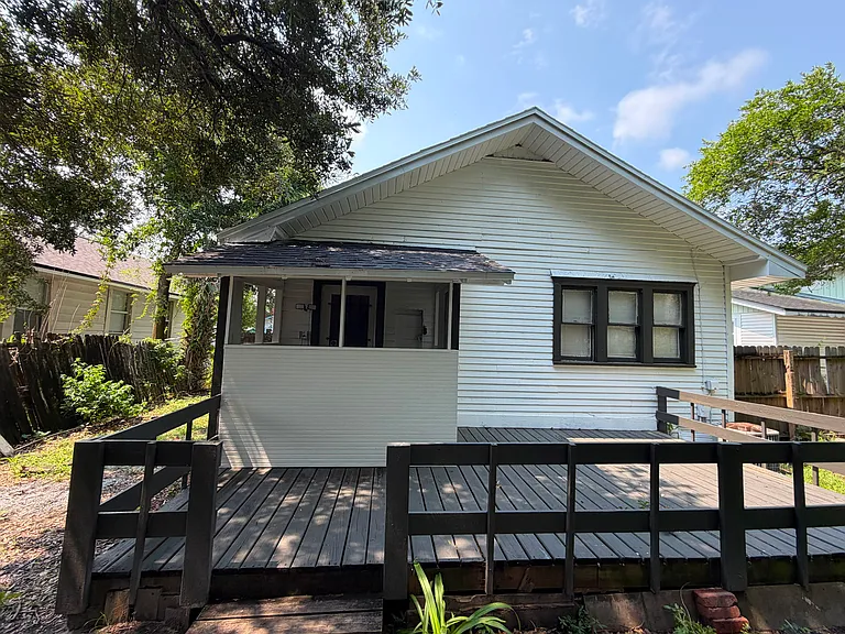 623 Ivy St — Photo 2