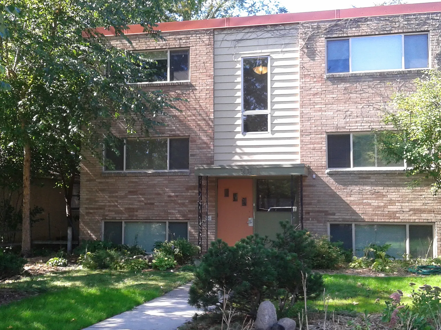 2 bed, 880 sqft, $1,500 — Photo 1