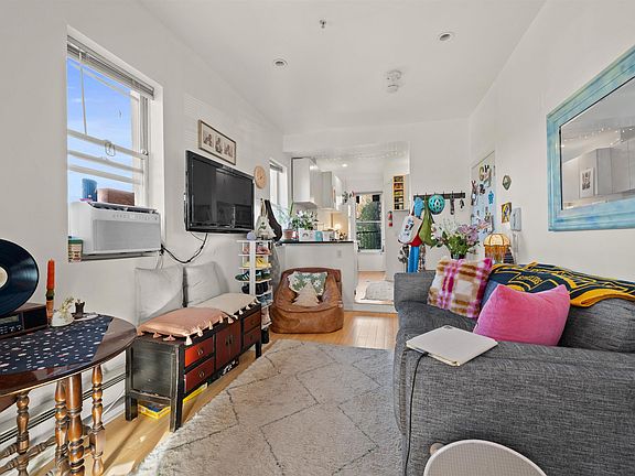 5th image of 88 Brunswick St #1