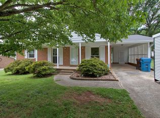 1110 Larkhill Ct, Browns Summit, NC 27214