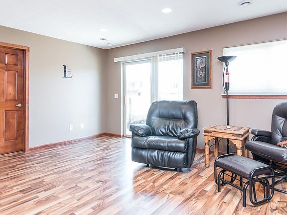 3rd image of 7609 W Legacy St