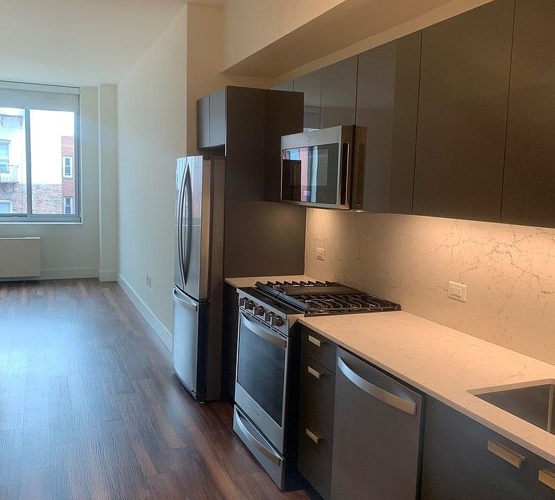 1st image of 22 E 1st St APT 617