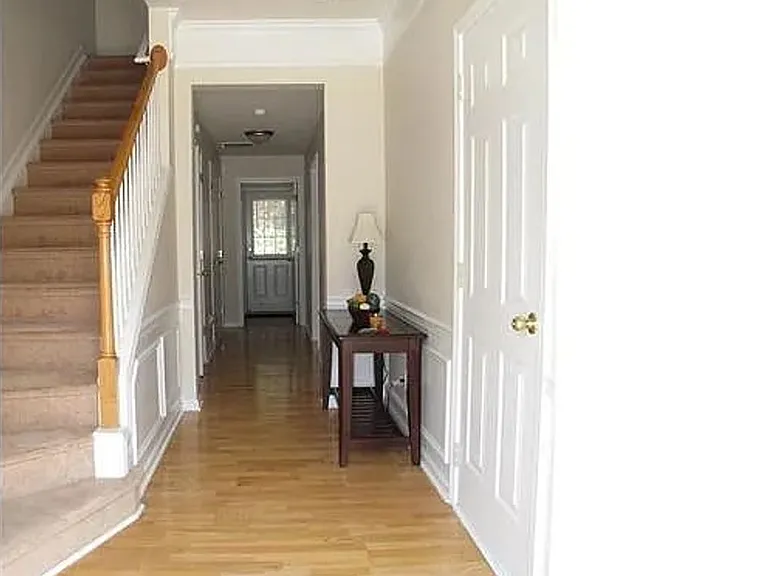 313 Coral Creek Ln — Photo 4