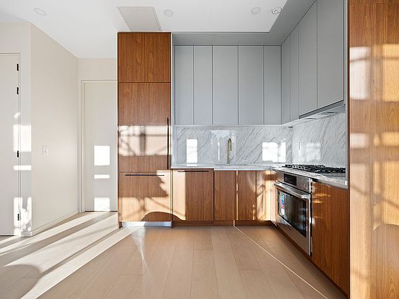 4th image of 31-16 21st St #2C