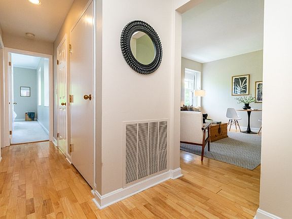 5th image of 60 Glen Rd #306