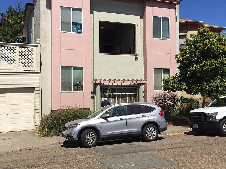 1st image of 731 Henry St