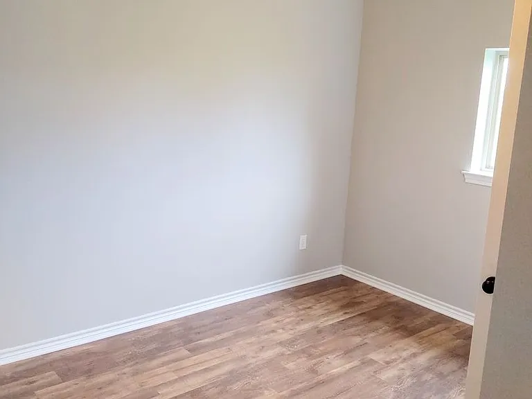 105 Kirkland St — Photo 15