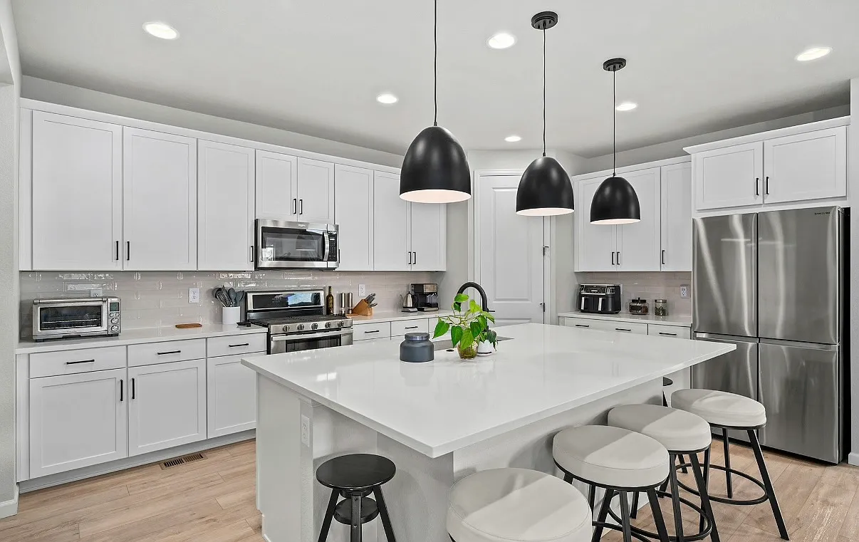 4 bed, 2641 sqft, $3,610 — Photo 4