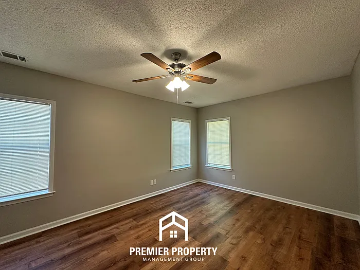 993 Nolan Ln — Photo 11