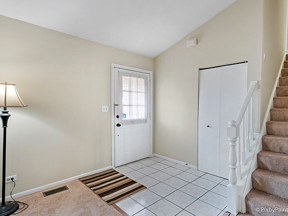 3rd image of 785 Stonehurst Dr