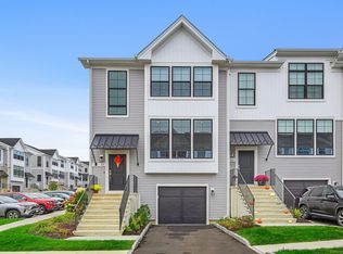 25 E Cross Trl #25, Danbury, CT 06810