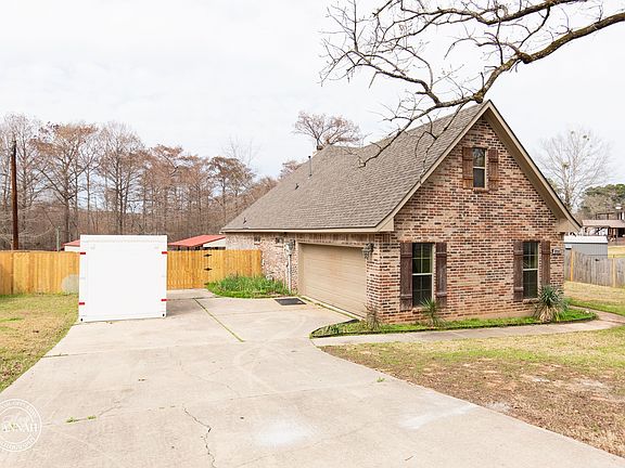 3rd image of 2732 Loyds Rd