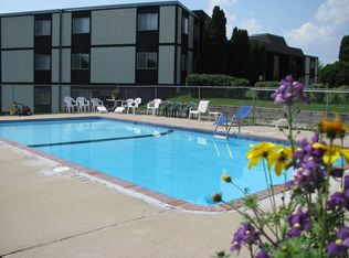2470 Island Dr #206, Spring Park, MN 55384