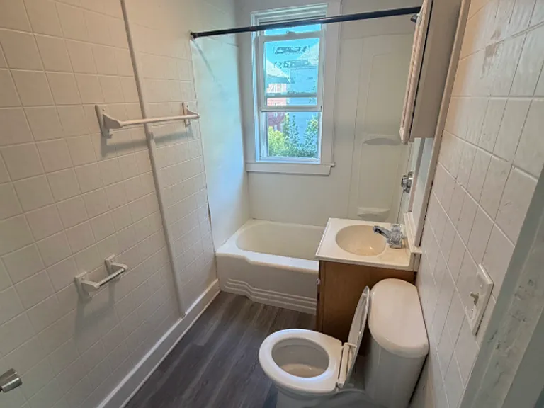 28 Tallman St — Photo 16