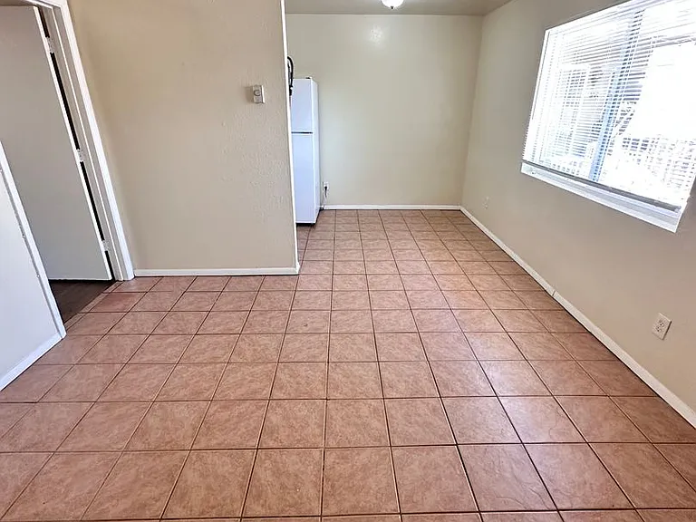 501 Texas Street NE — Photo 3