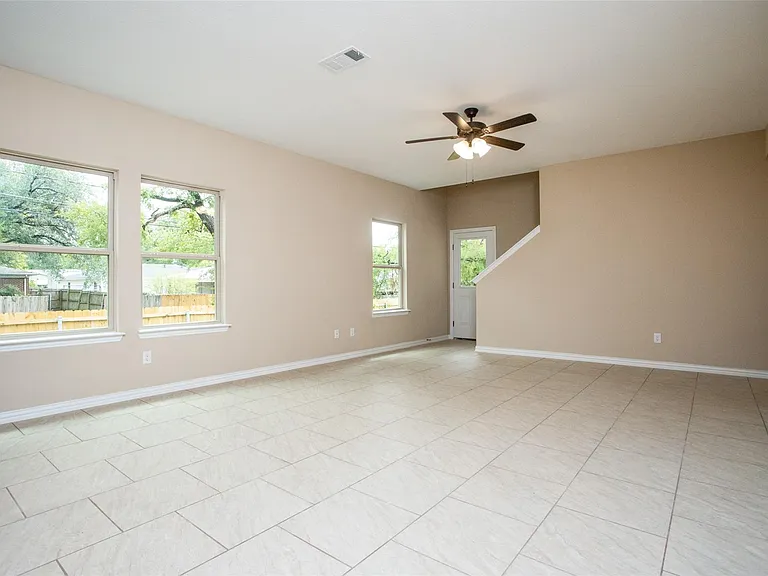 134 Canales Cir — Photo 11