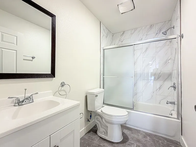 2026 Luxury 4 & 6 Bedroom Units — Photo 19