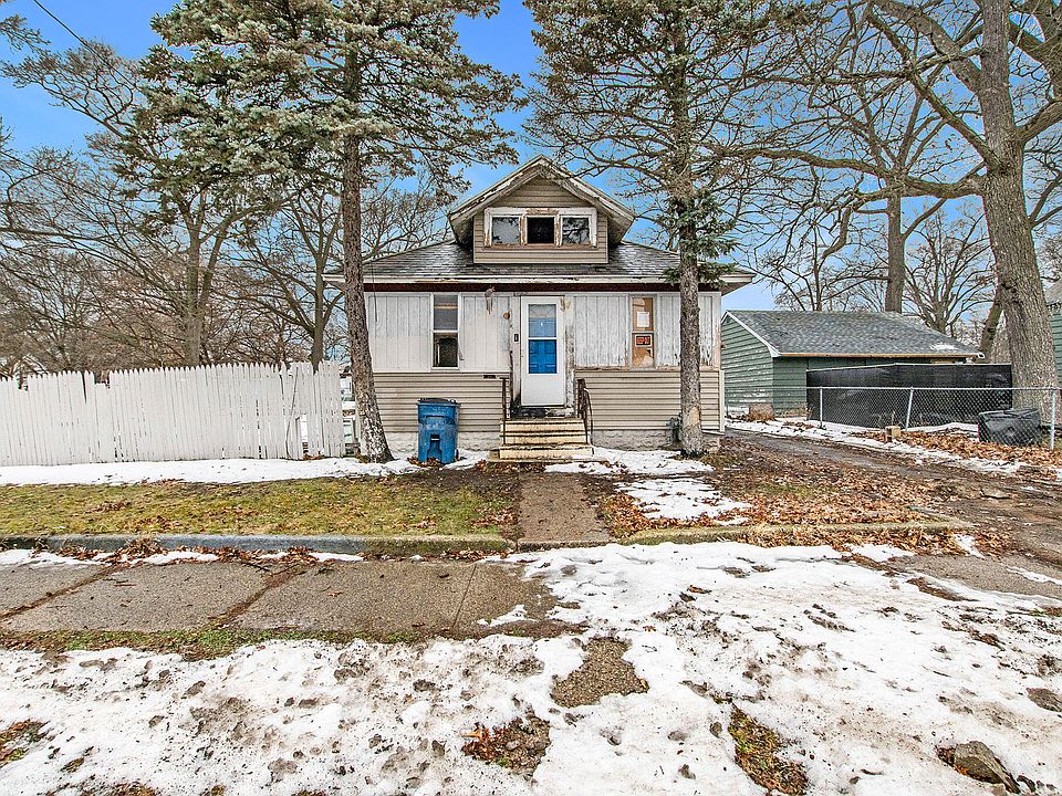 1st image of 3229 Hoyt St