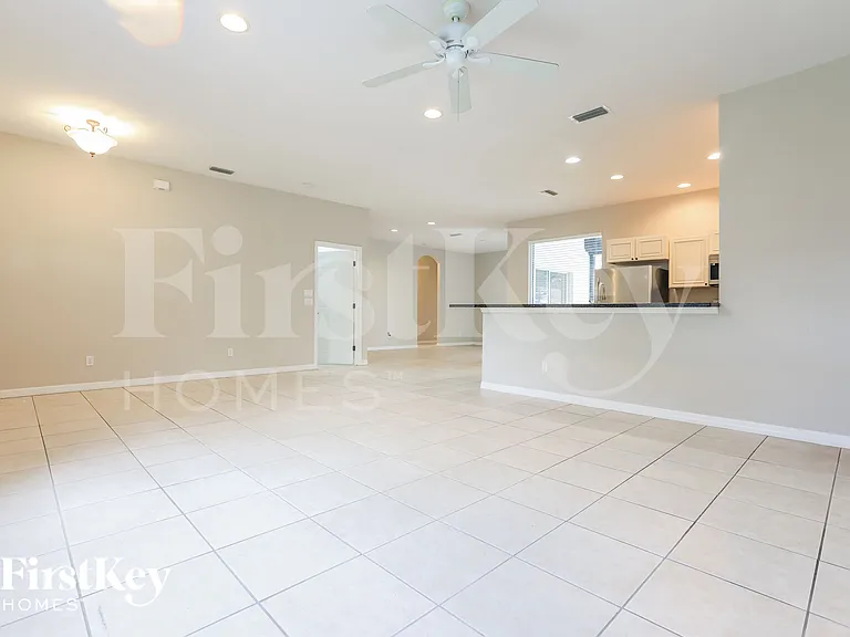 4511 Jaslo Ave — Photo 4