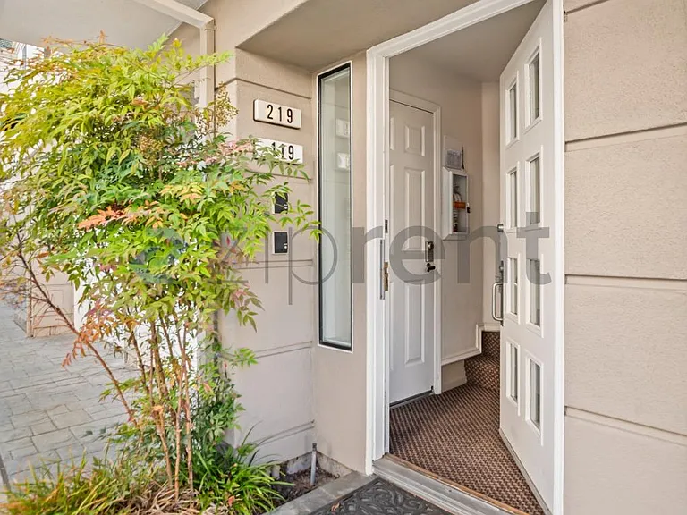 440 Navaro Pl #219 — Photo 4