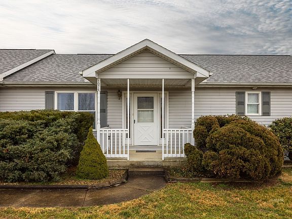 3rd image of 1076 Highland Dr