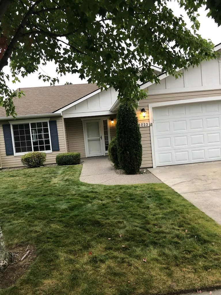 3 bed, 1521 sqft, $2,300 — Photo 1