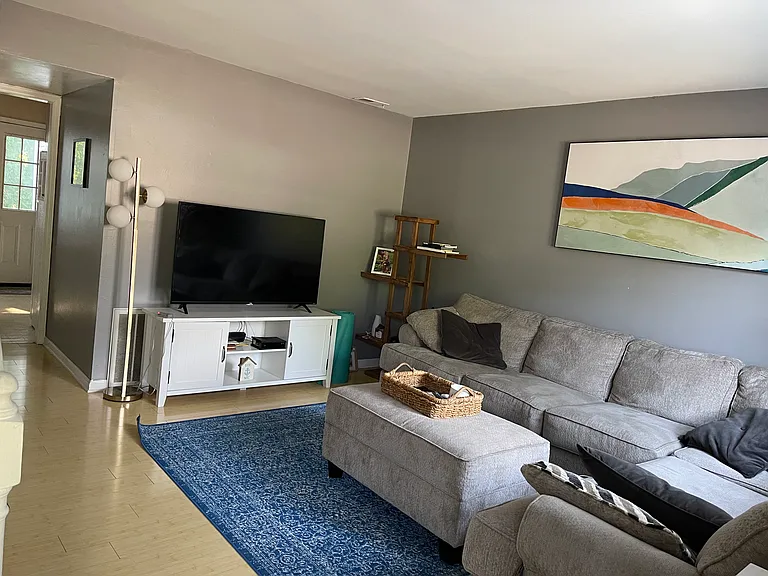 1600 Collegeview Ave — Photo 2