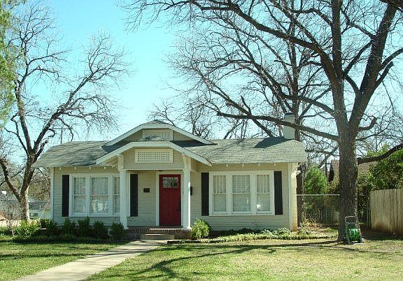 2nd image of 1021 W Concho Ave