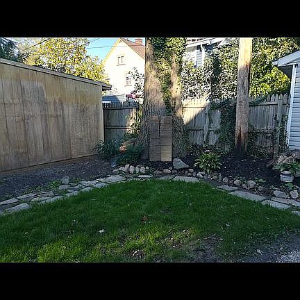 4th image of 1561 Wyandotte Ave