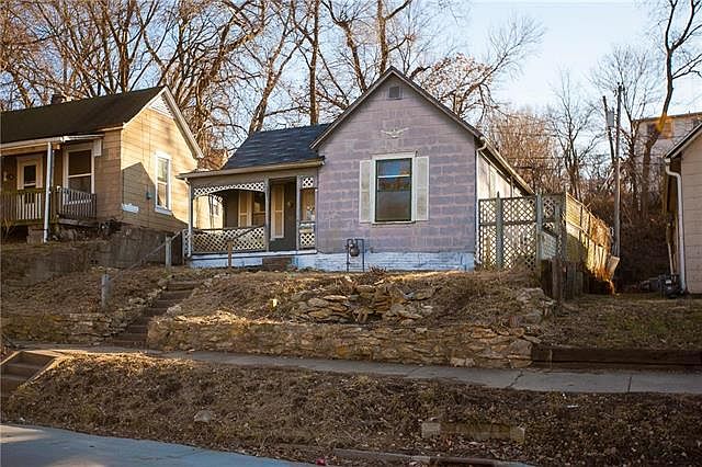 2nd image of 516 E Colorado Ave
