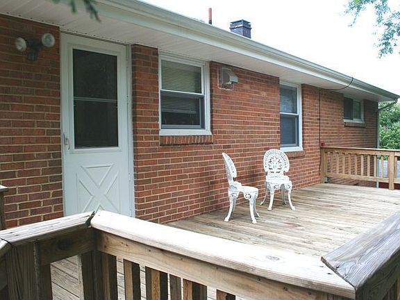 5th image of 6205 Hillview Ave