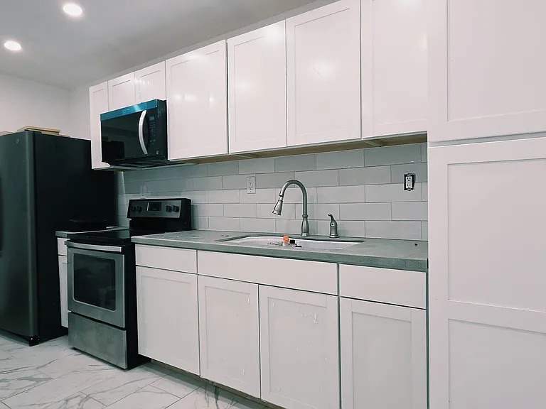 7220 N Harold Ave #GARAGE B — Photo 5