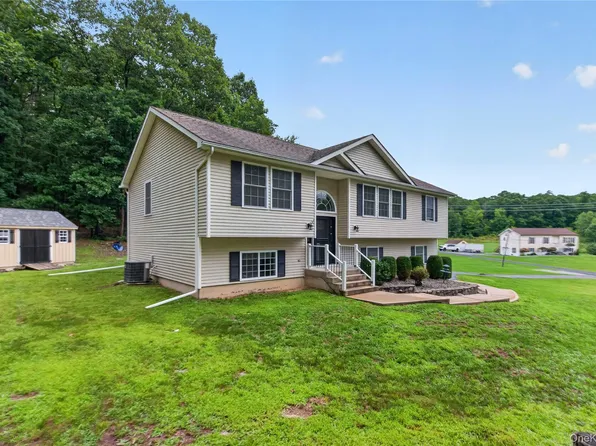 291 Huckleberry Turnpike, Wallkill, NY 12589