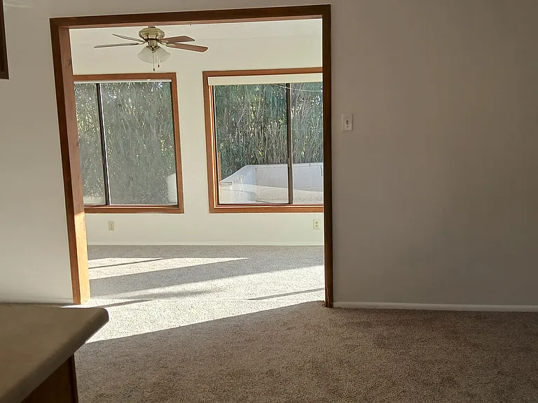 1075 S Linda Vista Dr — Photo 16