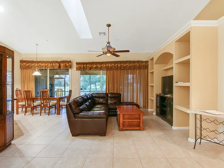 1198 SE Petunia Ave — Photo 26