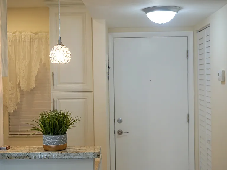 2851 Somerset Dr #27 — Photo 9