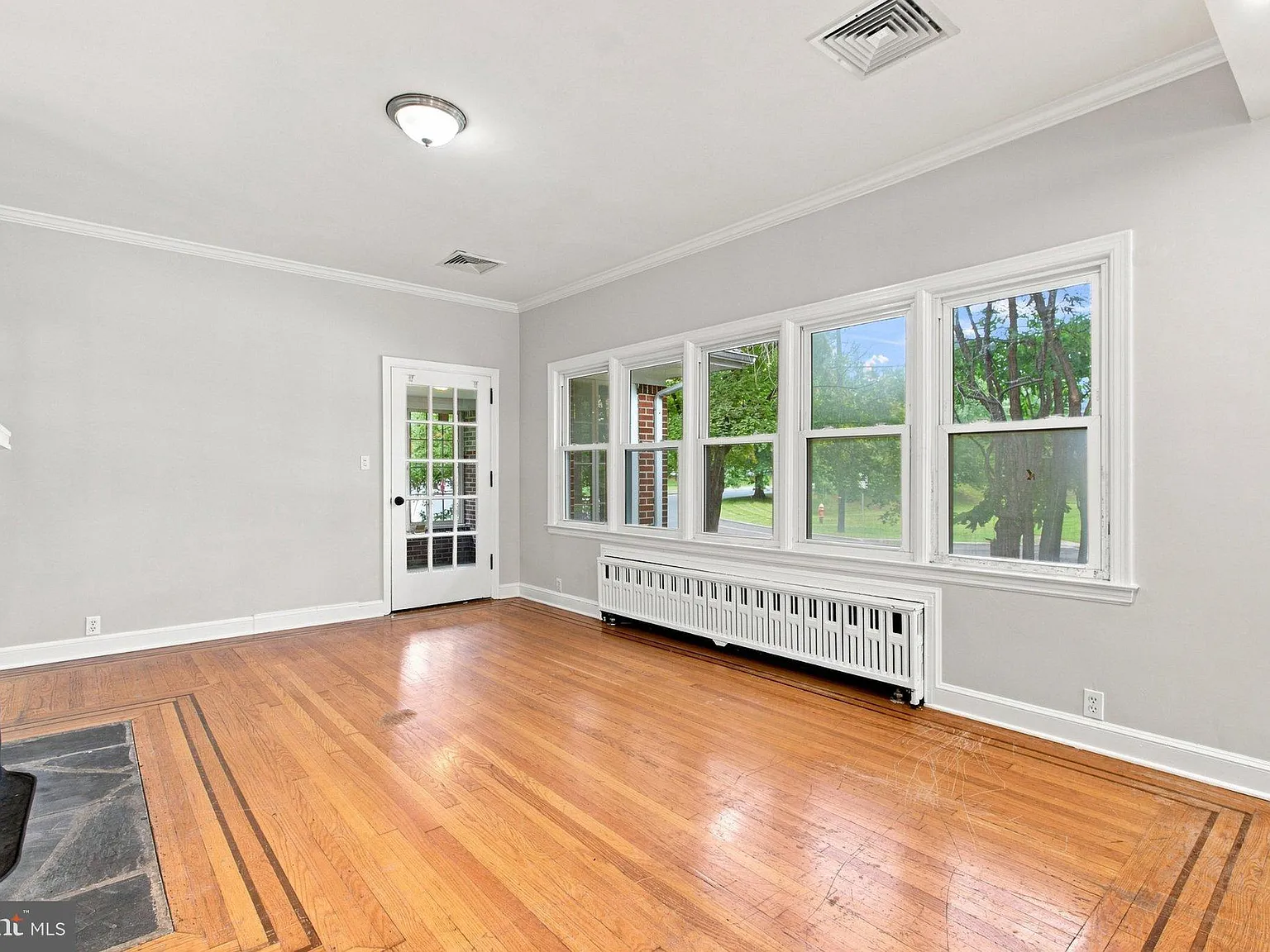 4 bed, 4.0 bath, 1218 sqft, $3,800 — Photo 4