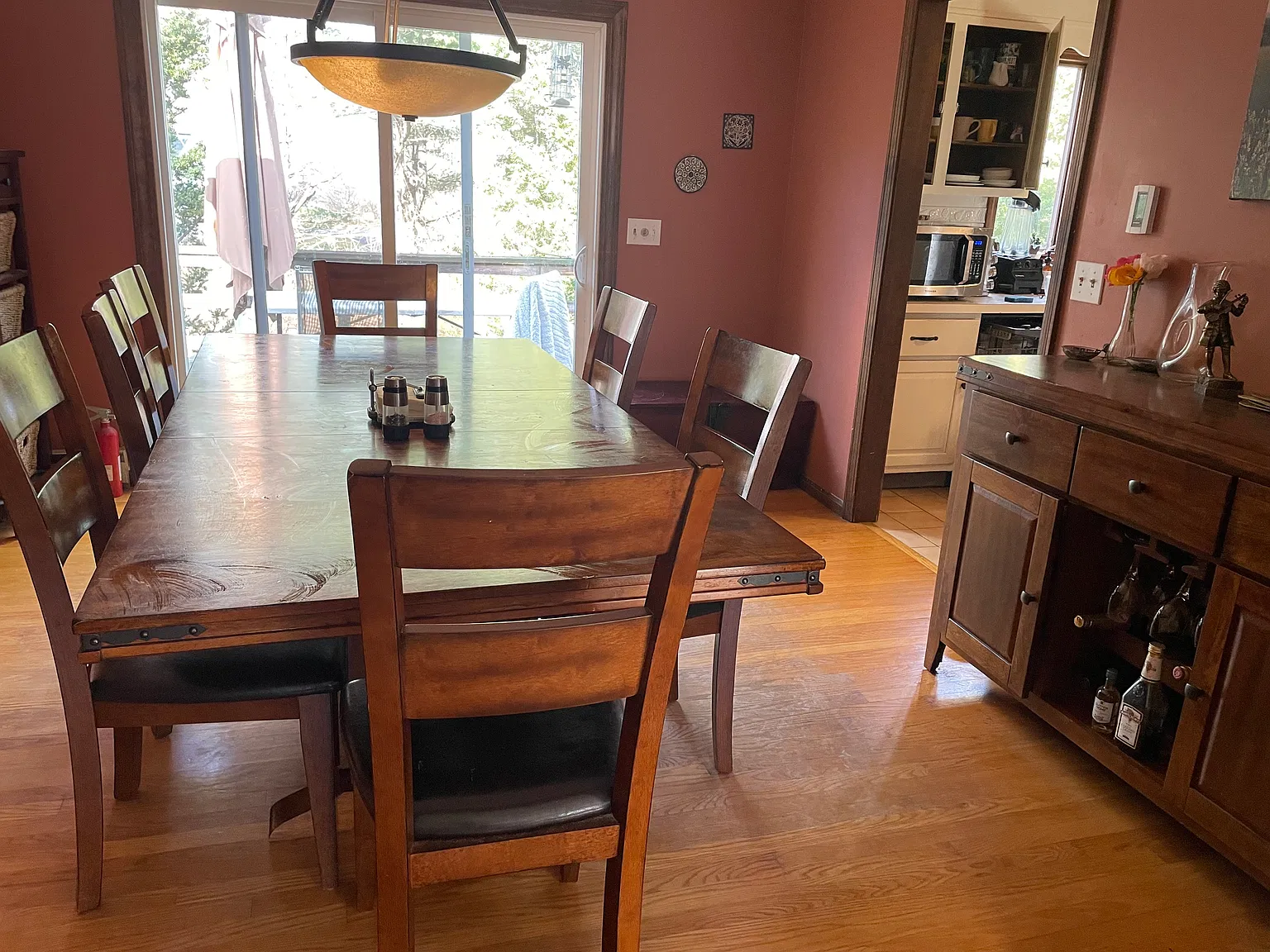 4 bed, 2576 sqft, $2,900 — Photo 3