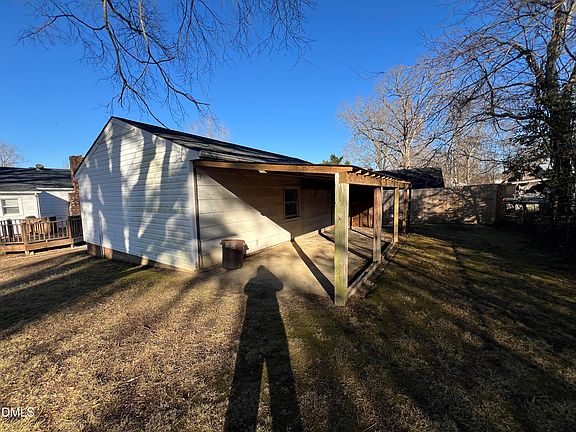 5th image of 2012 N Ashland Dr
