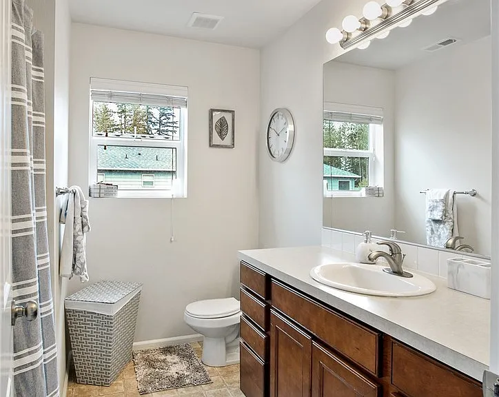 4703 Strathmore Cir SW — Photo 16