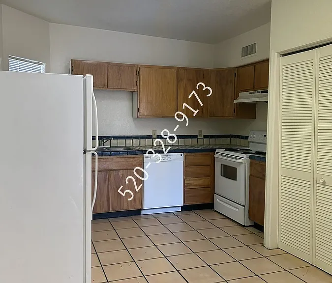 3419 E Glenn St #2 — Photo 4