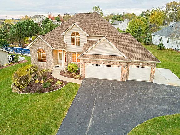 2nd image of 6615 Rolling Hedge Ln