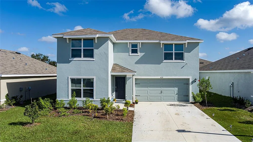 4 bed, 3.0 bath, 2371 sqft, $2,800 — Photo 1