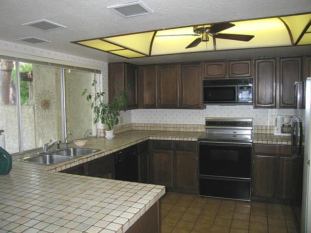 2nd image of 1130 E Driftwood Dr