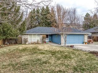 4719 Hillcrest Rd, Medford, OR 97504