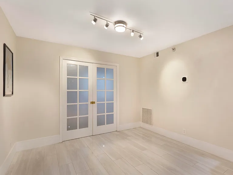 955 Egret Cir #102 — Photo 7