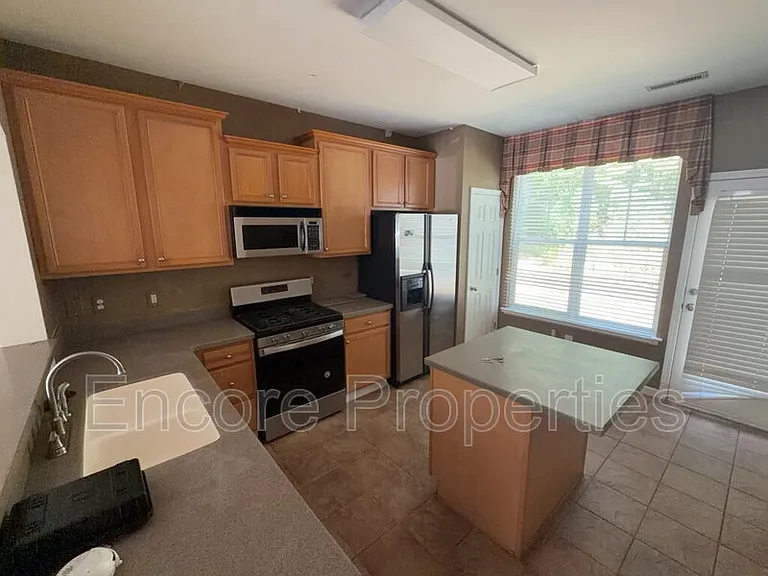 8494 Central Dr — Photo 5